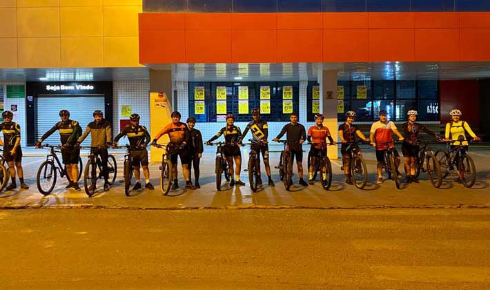 Os reservenses amantes do ciclismo se reuniram cedo para o belo passeio