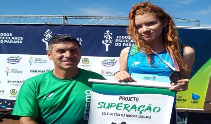 Evelyn da Silva de Castro conquistou o bronze na prova do Pentatlo nos Jogos Escolares do Paraná